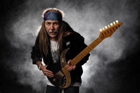 Umbrella Festival: Uli Jon Roth Tái Định Nghĩa Rock & Roll Tại Berlin?